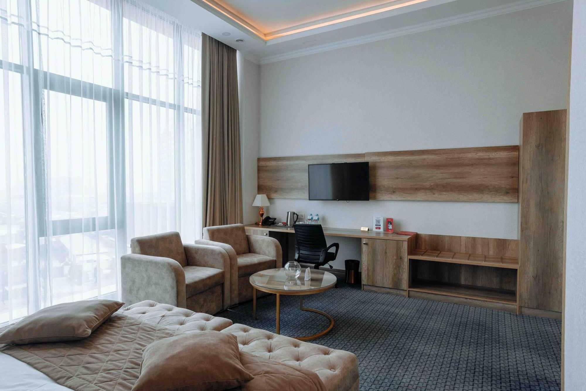 Ramada By Wyndham Shymkent Ξενοδοχείο Εξωτερικό φωτογραφία