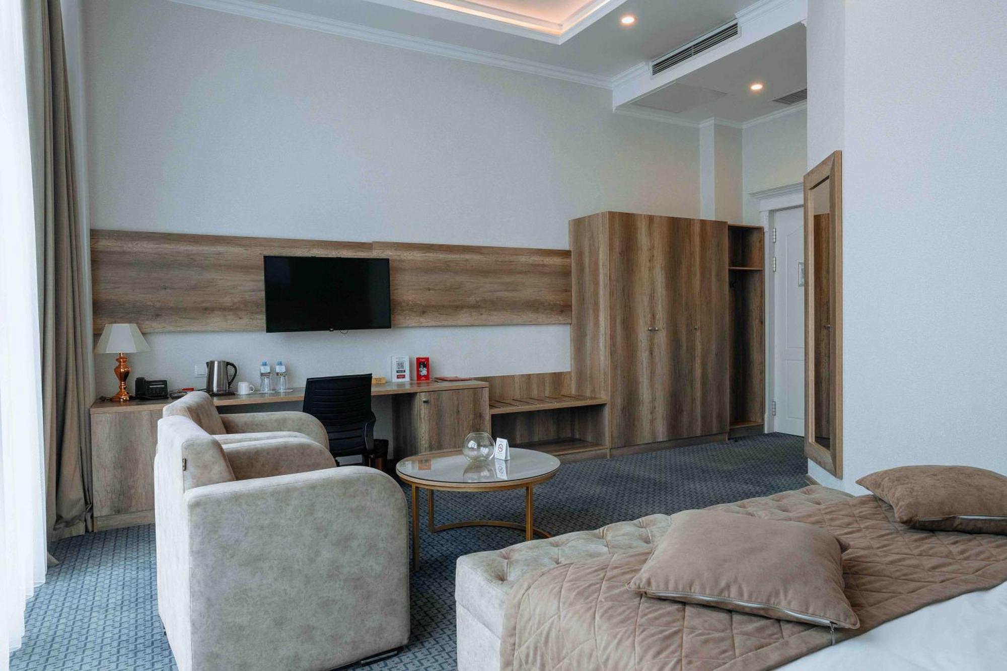 Ramada By Wyndham Shymkent Ξενοδοχείο Εξωτερικό φωτογραφία