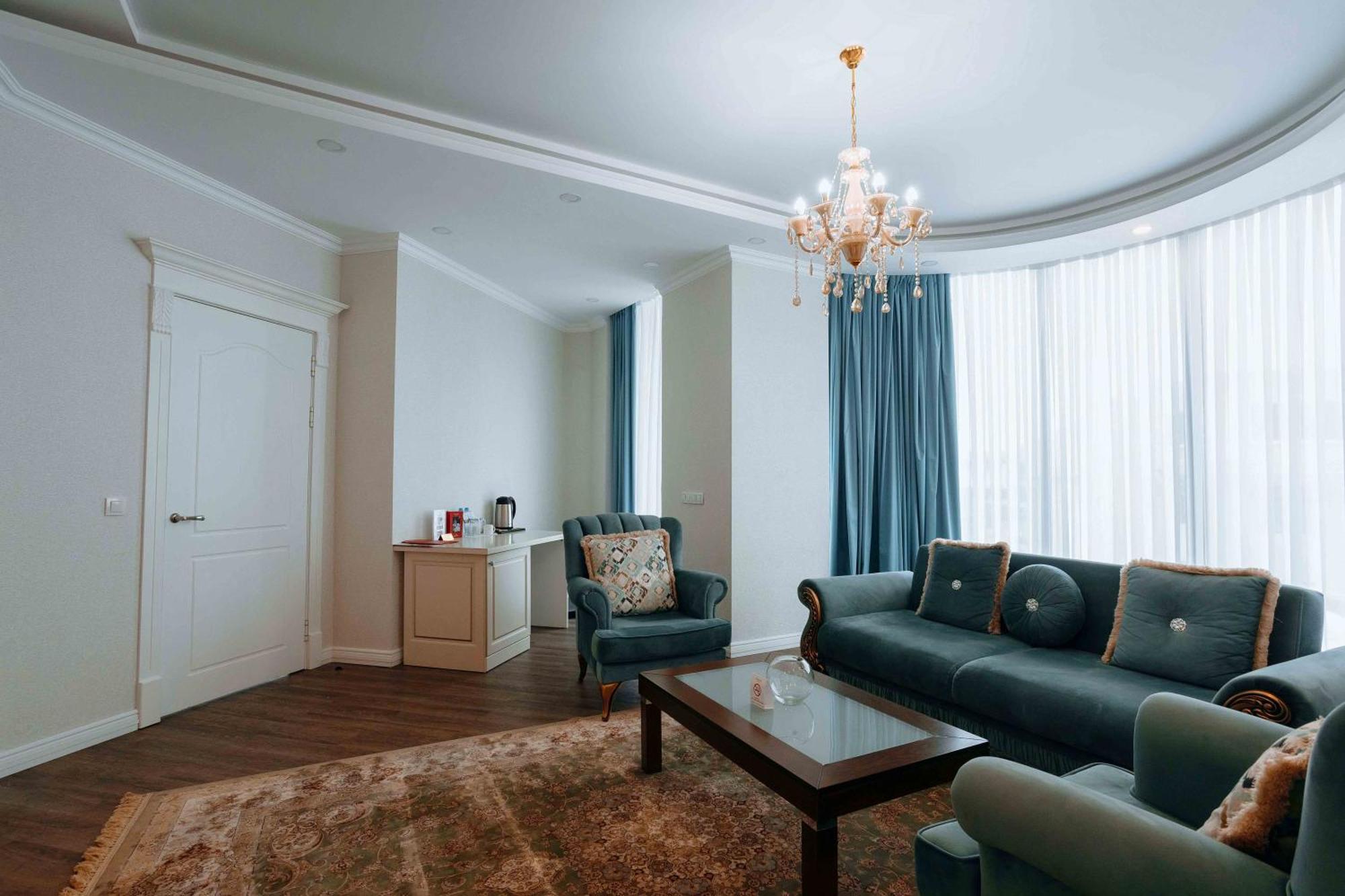Ramada By Wyndham Shymkent Ξενοδοχείο Εξωτερικό φωτογραφία