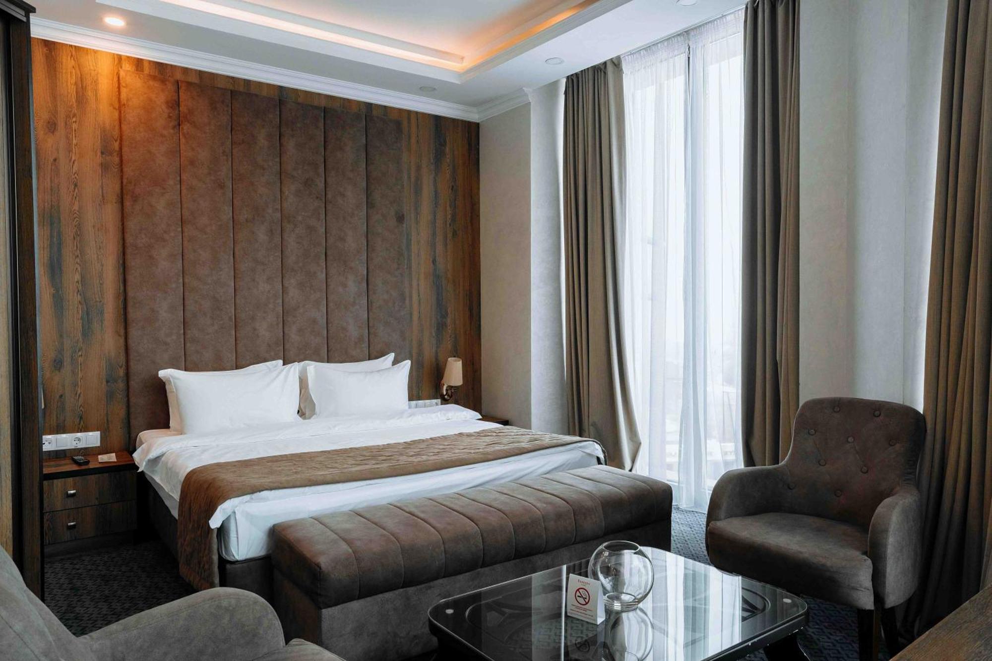 Ramada By Wyndham Shymkent Ξενοδοχείο Εξωτερικό φωτογραφία