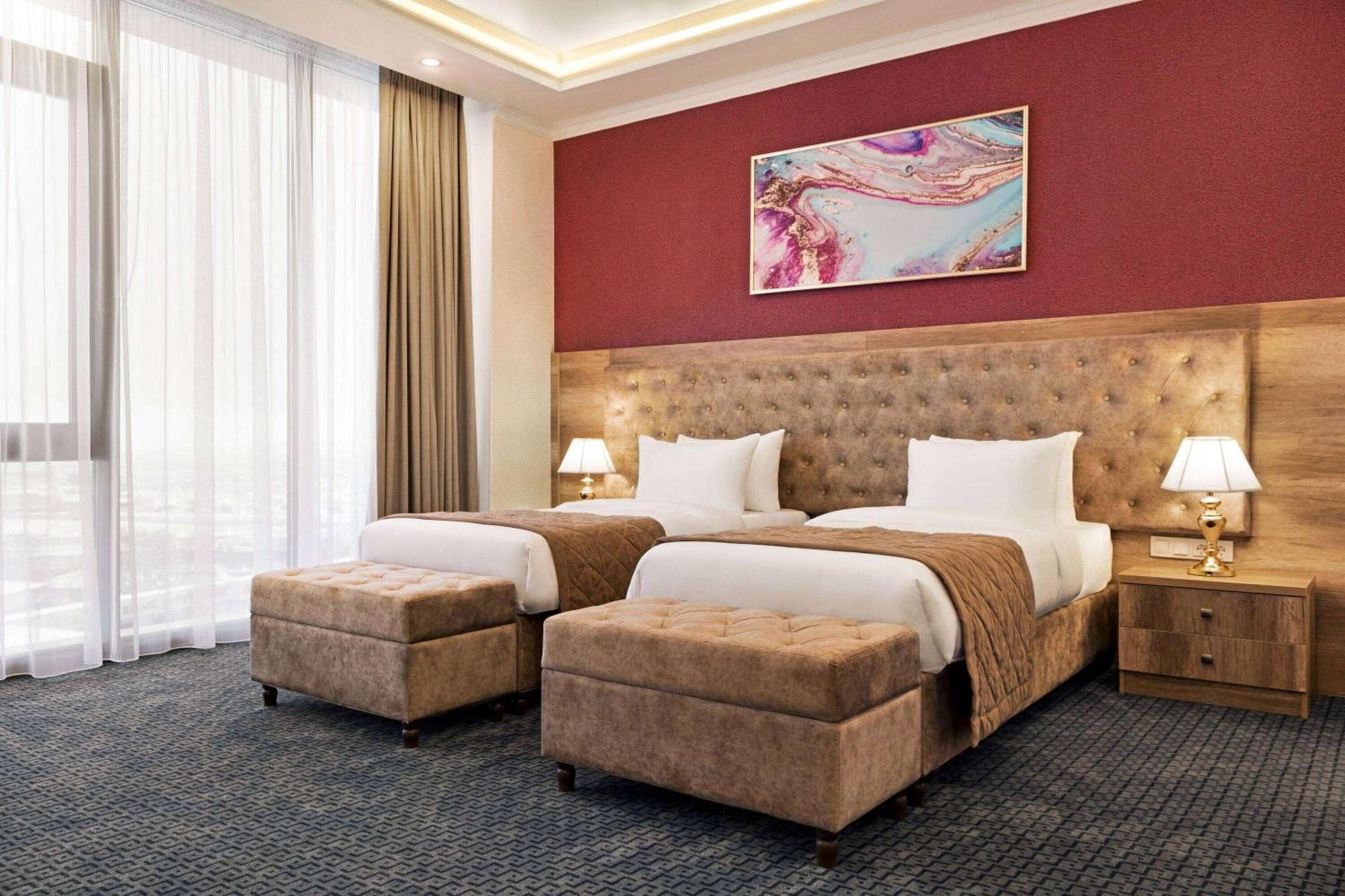 Ramada By Wyndham Shymkent Ξενοδοχείο Εξωτερικό φωτογραφία