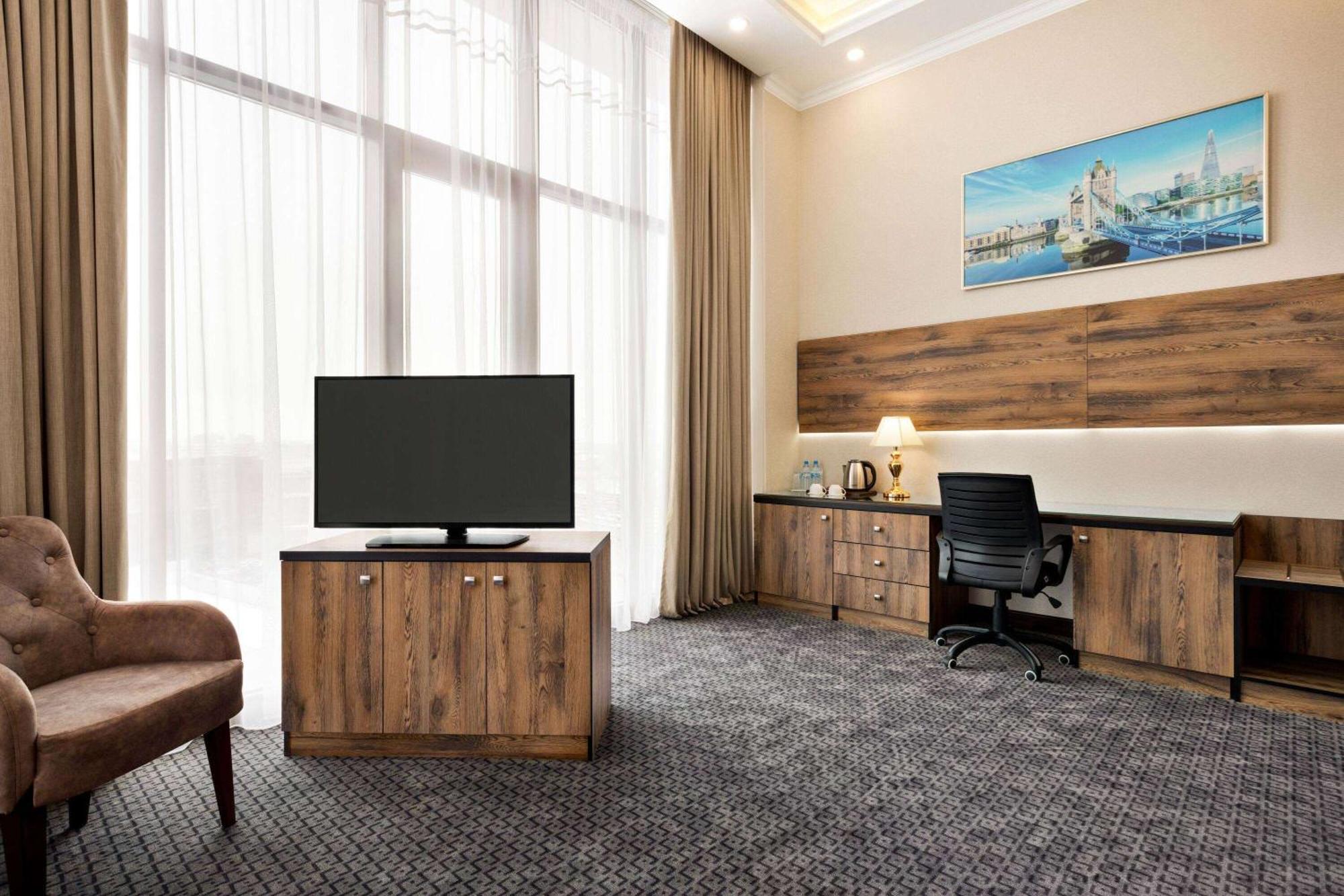Ramada By Wyndham Shymkent Ξενοδοχείο Εξωτερικό φωτογραφία