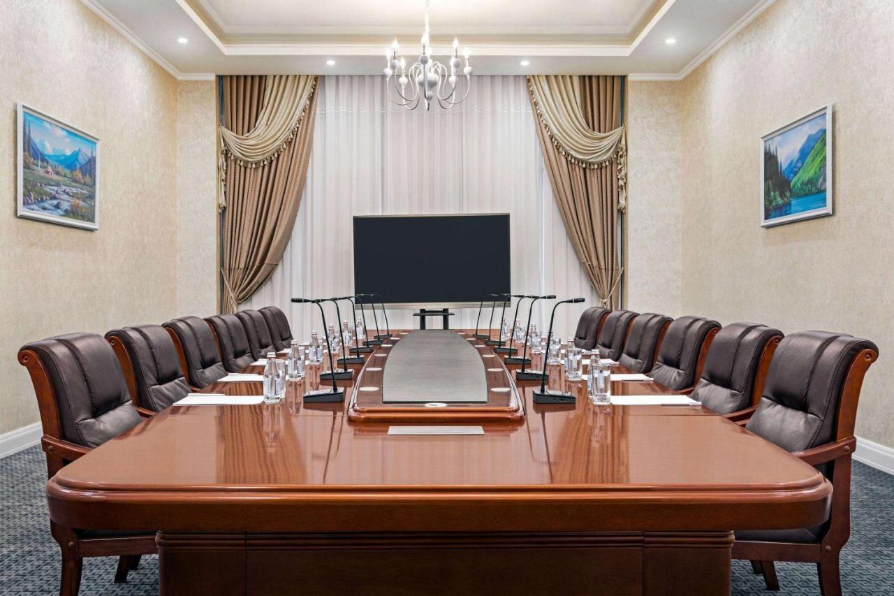 Ramada By Wyndham Shymkent Ξενοδοχείο Εξωτερικό φωτογραφία